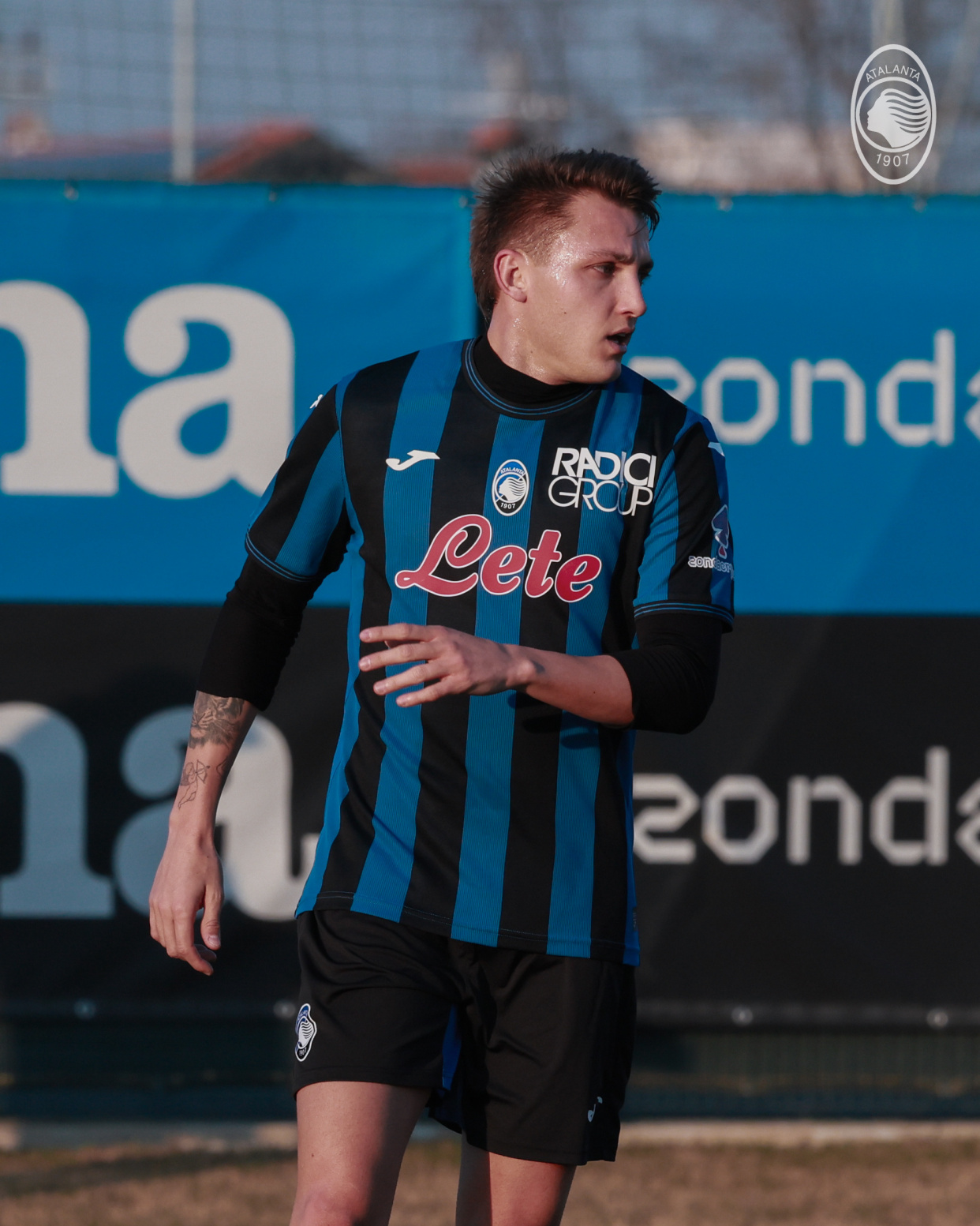 LoL-关于AC米兰发布备战花絮,今晚迎来里程碑,亚冠任务艰巨,身体对抗强度拉满的信息